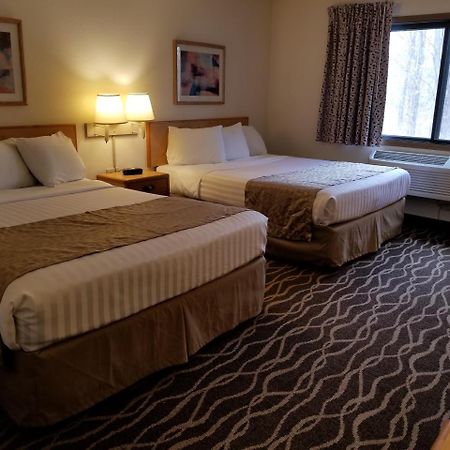 Boarders Inn & Suites By Cobblestone Hotels - Wautoma Buitenkant foto