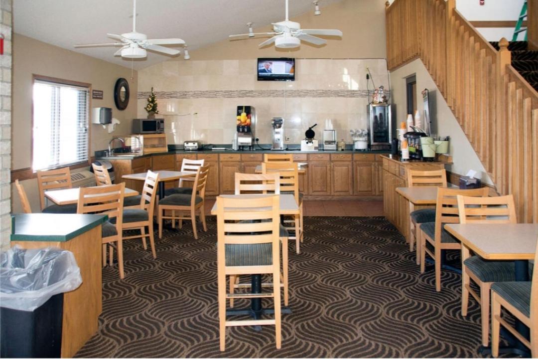 Boarders Inn & Suites By Cobblestone Hotels - Wautoma Buitenkant foto