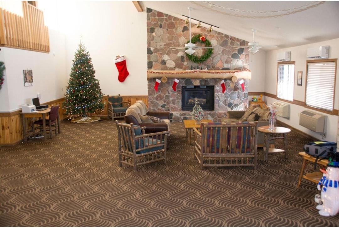 Boarders Inn & Suites By Cobblestone Hotels - Wautoma Buitenkant foto