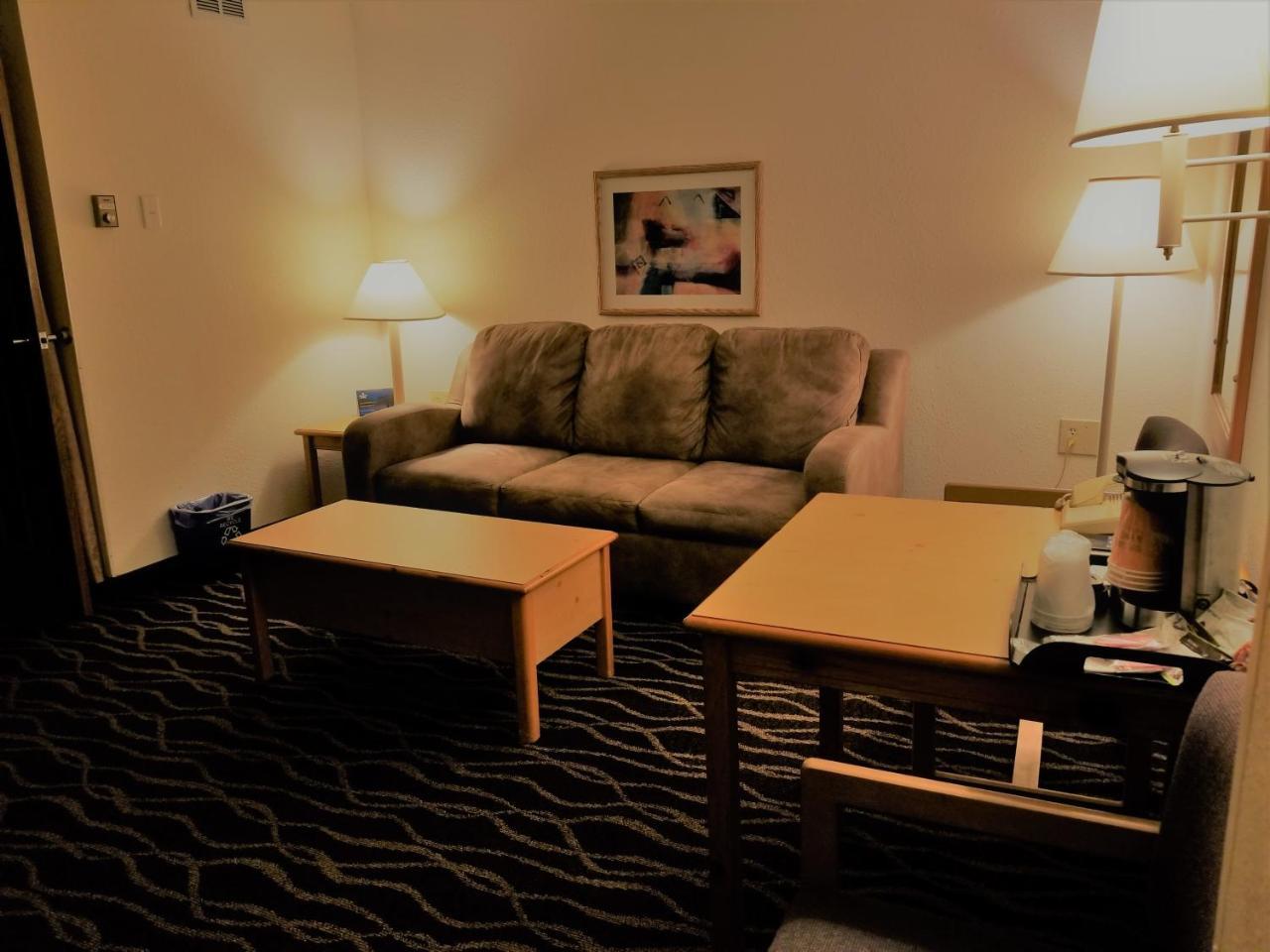 Boarders Inn & Suites By Cobblestone Hotels - Wautoma Buitenkant foto