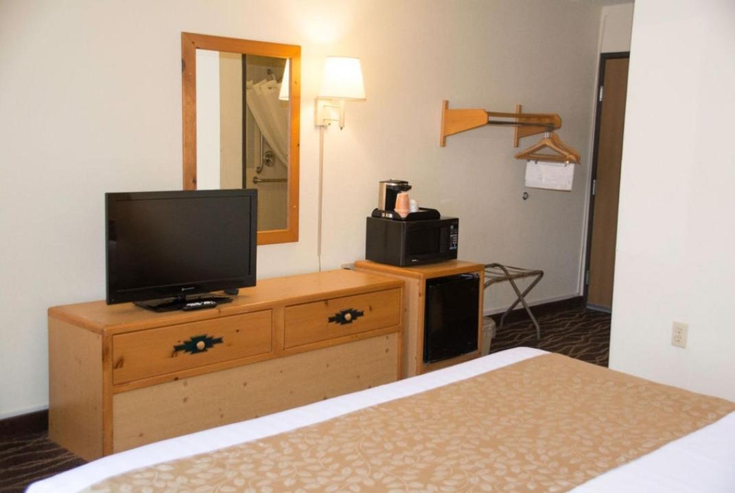 Boarders Inn & Suites By Cobblestone Hotels - Wautoma Buitenkant foto