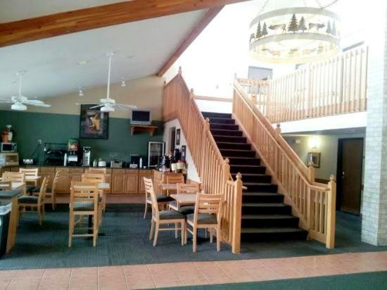 Boarders Inn & Suites By Cobblestone Hotels - Wautoma Buitenkant foto